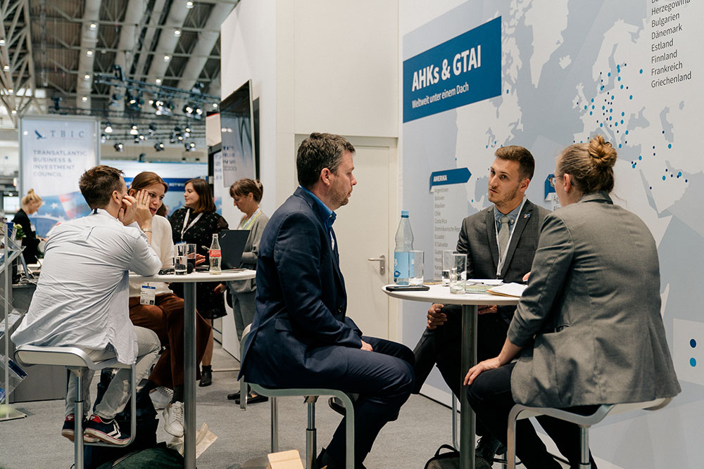 AHK-Vertreter:innen auf der Hannover Messe.