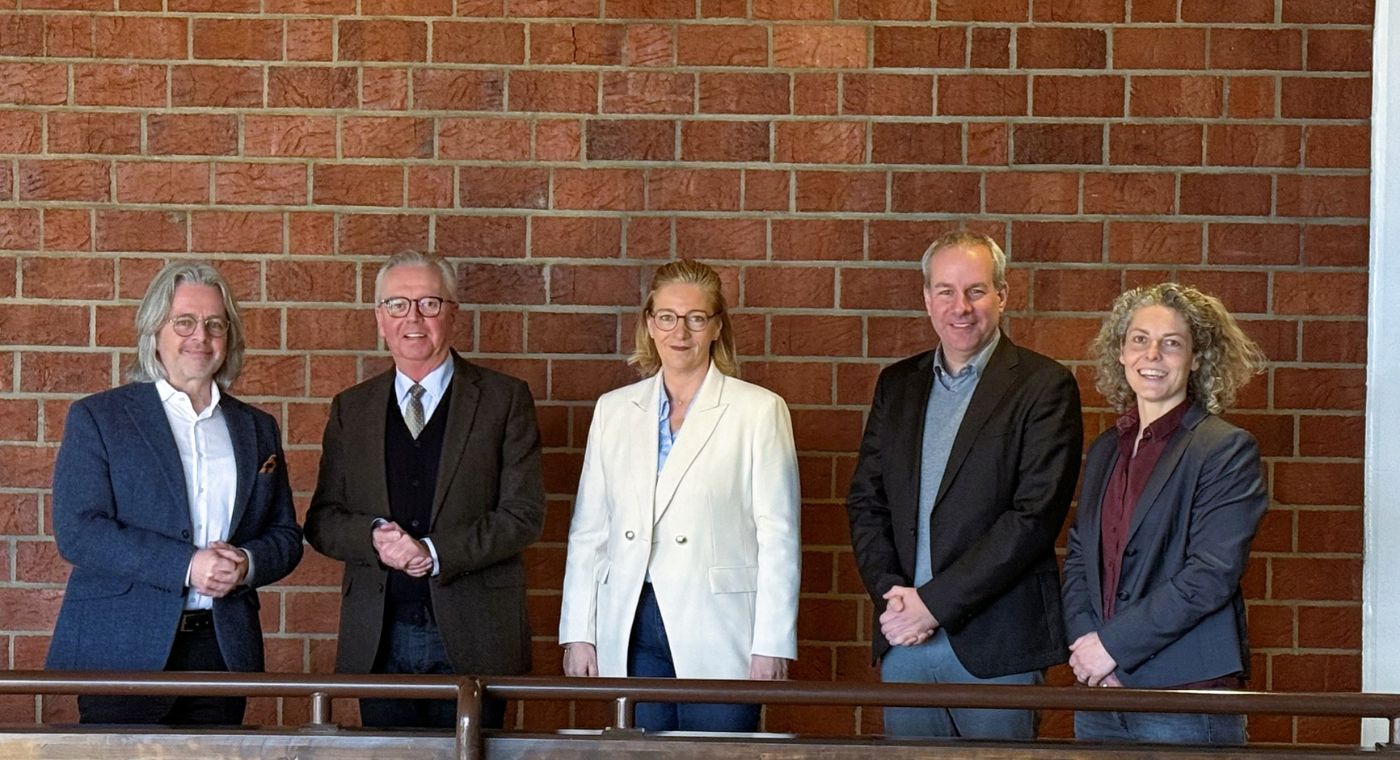 Die Hauptgeschäftsführerin und der Präsident der IHK zu Essen mit der Kreishandwerkerschaft.