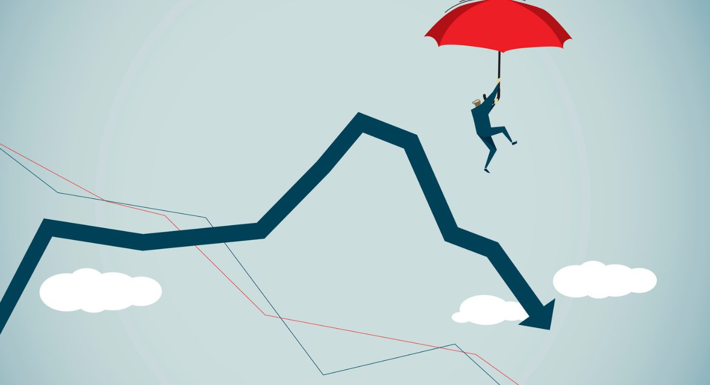 Ein Pfeil am Himmel sinkt und eine Mann mit einem Regenschirm fliegt in der Luft.